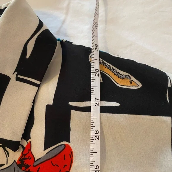 Graphic shoe Print Button-Up Blouse - Picture 4 of 8